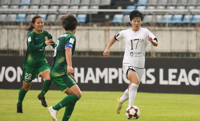 女足亚冠半决赛即将上演朝韩德比，赛事门票发售仅半天便突破7000张全部售罄，引发球迷高度关注与热烈反响
