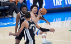 NBA恶意犯规事件深度解读：从麦凯恩遭恶意撞击看联盟裁判判罚标准与争议焦点