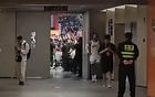 CBA赛场突发冲突事件！广厦队外援布朗在球员通道情绪失控飞踢铁板引发热议，职业生涯之夜沦为愤怒宣泄的背景板