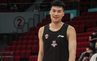 山东男篮正式宣布四名球员离队，于德豪与孙桐林将结束职业生涯，两位年轻小将也面临合同难续的严峻局面