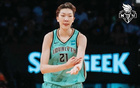 韩旭首次首发砍下14分6篮板创多项个人新高，自由人队强势射日豪取五连胜，成为本赛季最耀眼的球队之一