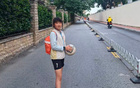 长沙11岁女孩张苗倩曾作为唯一女将征战意大利赛场，引发外界关注，但官方澄清：所谓“坐镇后防赢欧洲豪门夺冠”系误解，真实情况是她在青少年赛事中表现出色，展现非凡足球天赋